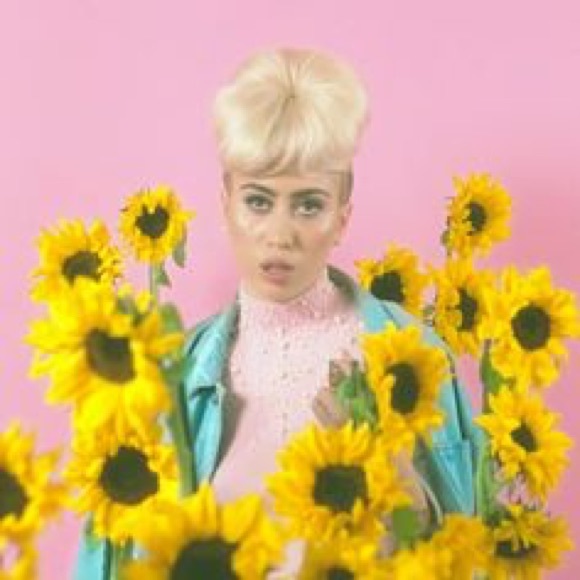 Meet your Posher, Aalyah - Picture 1 of 1